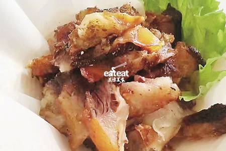 下脚料做火“炭烤牛膝骨”！