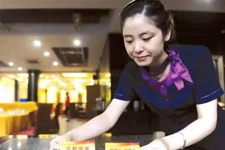 方法：一位餐饮店长的8个留人绝招丨老板不再烦恼！