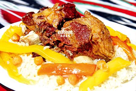 西域香抓饭：米白肉嫩小火烧