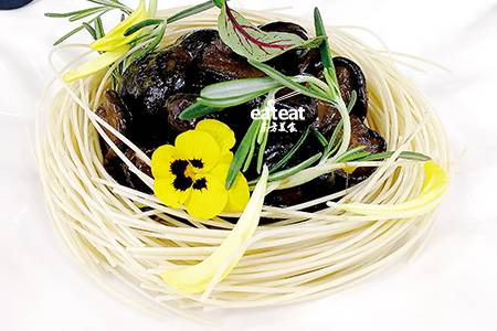 酱烤金钱菇：蚝油鲍鱼汁增香味！