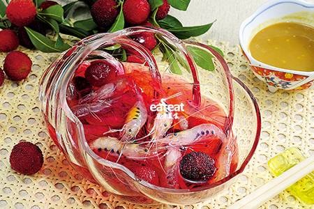 梅酒炝白虾：炝虾加杨梅酒更有味!