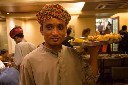 方法：用这4招主动服务顾客，提升餐厅营业额！