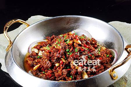 永州血浆鸭：两次煸炒鸭肉酱香