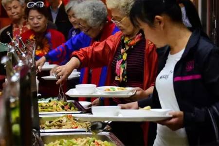 方法：将人流量变成客流量，餐厅你需要这些“诱客”小技巧