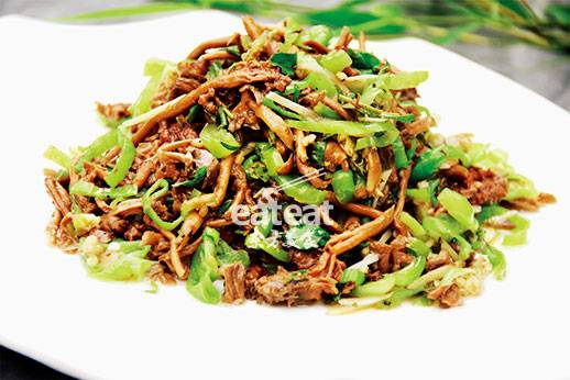 鲜花椒叶炒皮挑菌