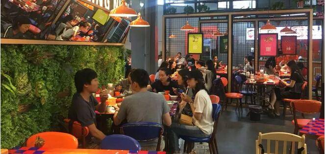不进一线城市，专做焖菜，两年开出近200家店！