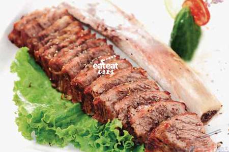 雪域牛排：生焖烤肉锁住水分！