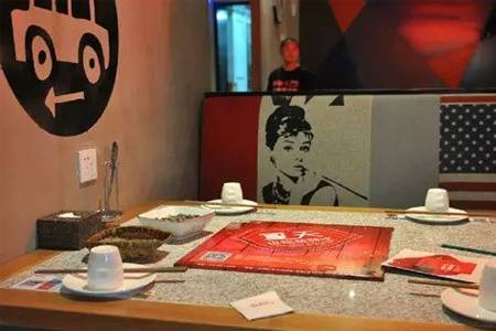 方法：疯狂的“泡面馆”，还能快活多久？