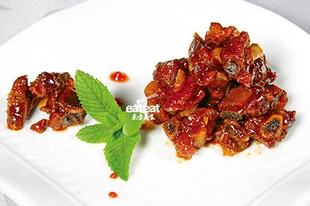 糖醋排骨：用片糖炒糖色！