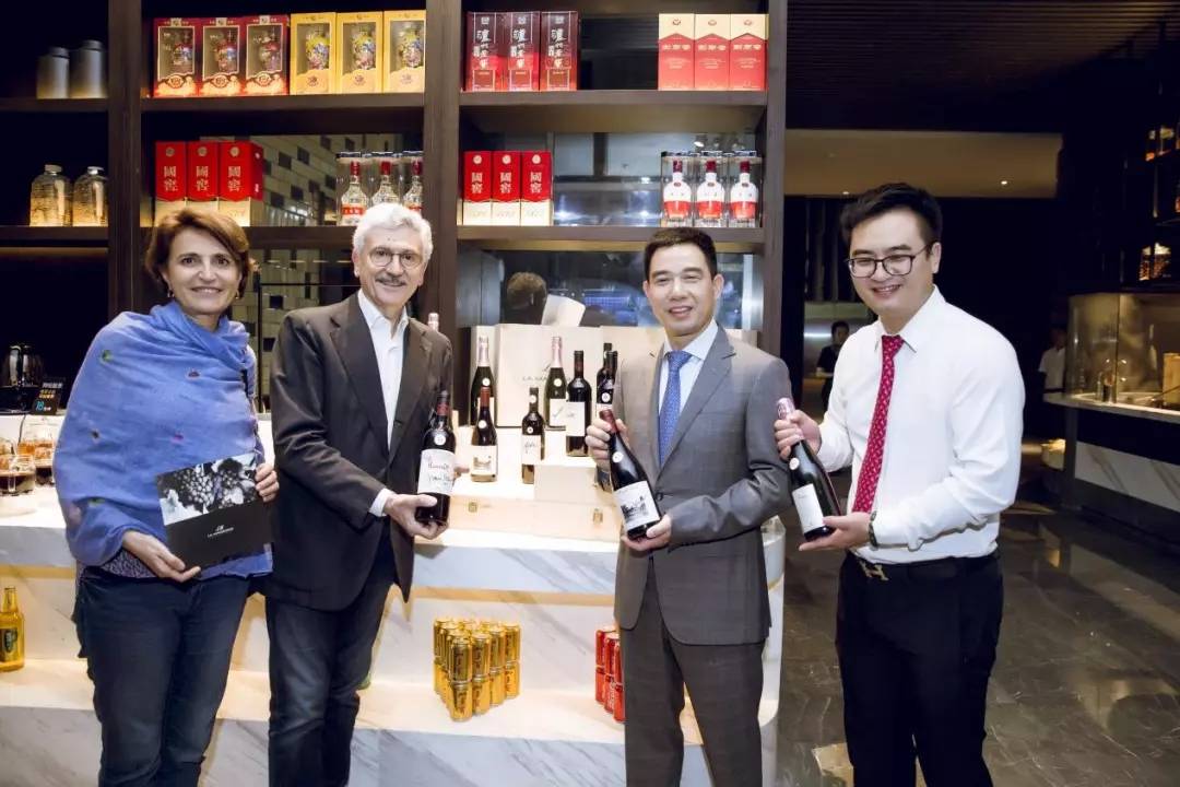 一年接待460万人，2018开店数猛增500%：中高端海鲜杀出一匹黑马！