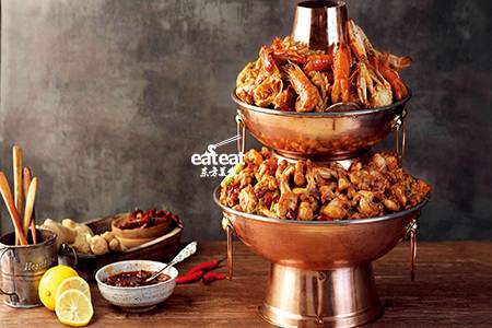 网红菜：铜锅炭火牛蛙