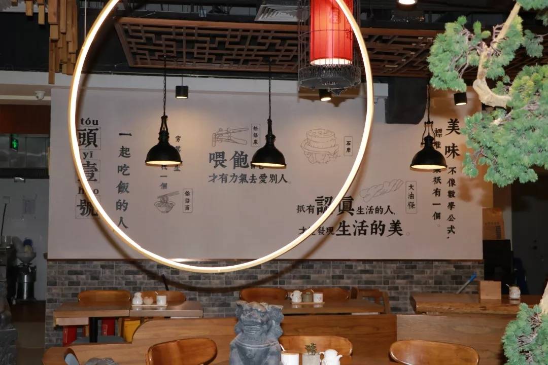 餐厅不温不火，想万众瞩目？ 你可能还差了条文案！