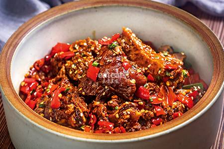 湘味大骨：先卤再炸后烹炒