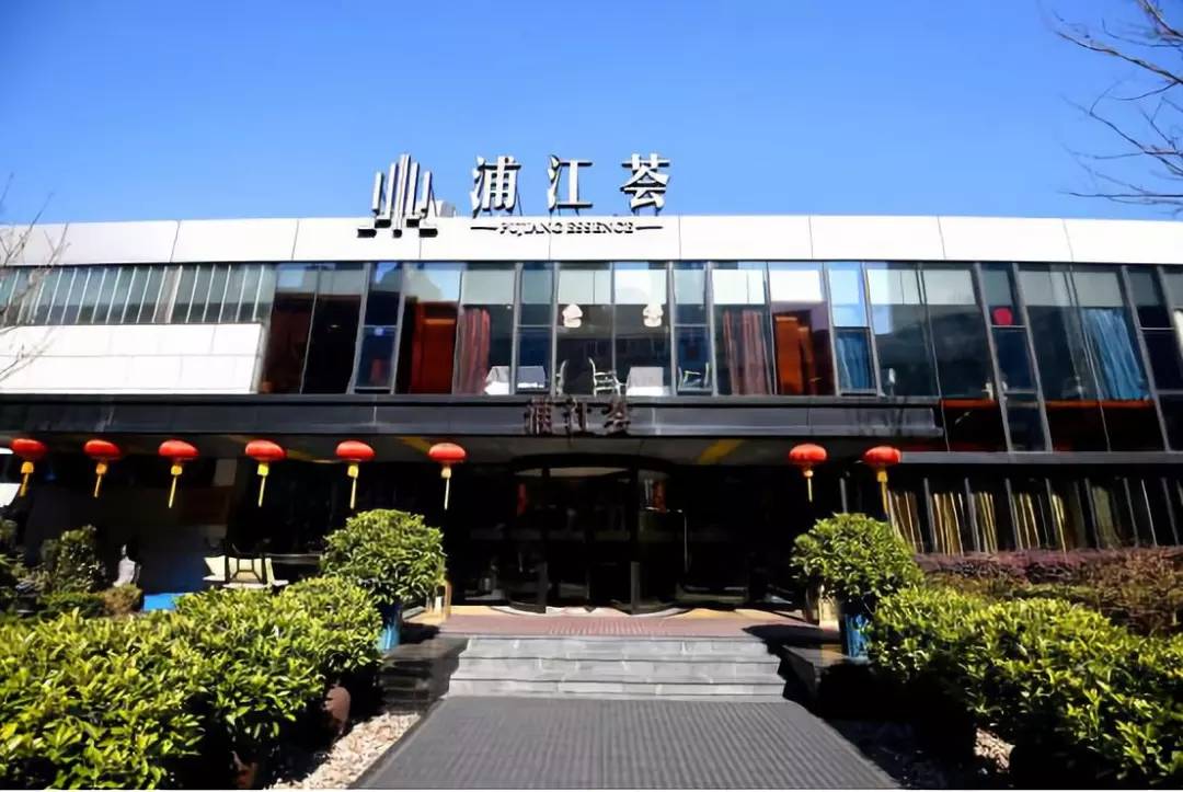 牛！他从服务员到杀鱼小工，到身家过亿，开二家米其林餐厅！