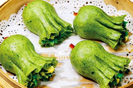 金勾白菜：用菠菜汁做“白菜”