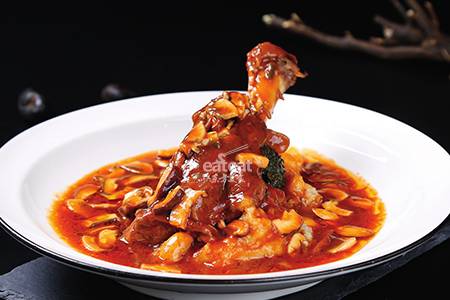 秘制香草烩羊膝