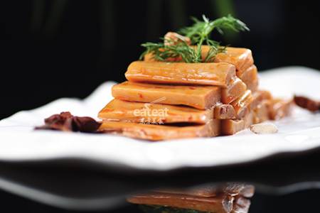 辣卤白家笋：凉菜热吃