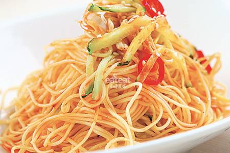 正宗鸡丝凉面：自制酱汁是关键