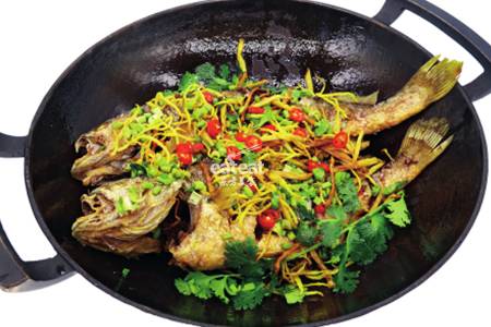 铁锅醋烹鳞香黄花鱼