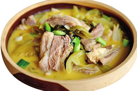 金汤酸菜牛腩钵