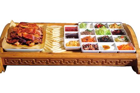 酥式烤肘：自制老卤酱汤