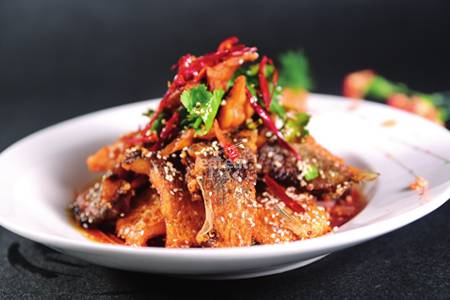 醋烹香酥嫩鲫鱼