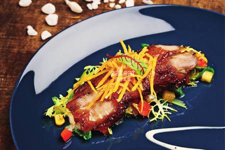 秘制黑叉烧沙拉