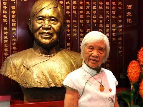 70人献礼70年 丨汤瑞仁：红色情怀餐厅要更红