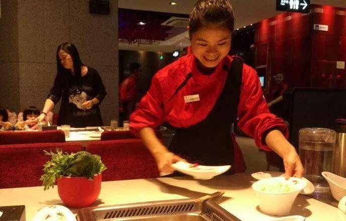 “盲目服务”危害大，3分钟教你分清餐饮服务！