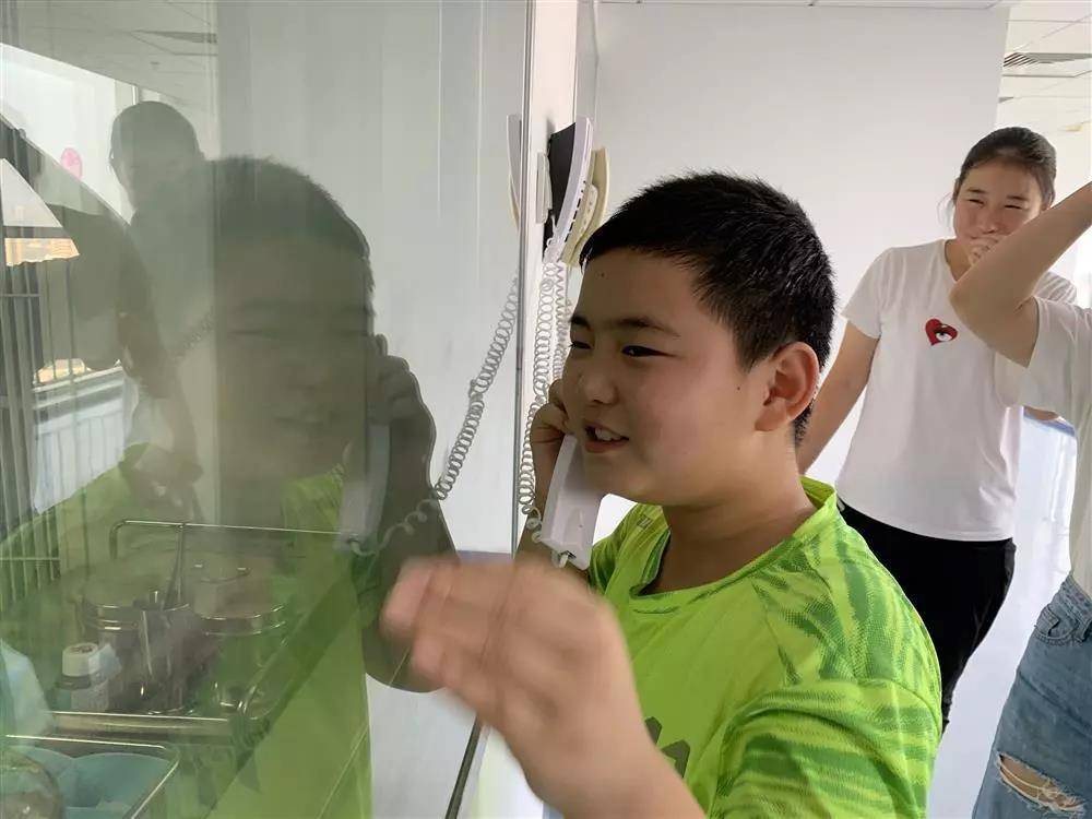 10岁男子汉“增肥救父”，红烧肉吃到哭