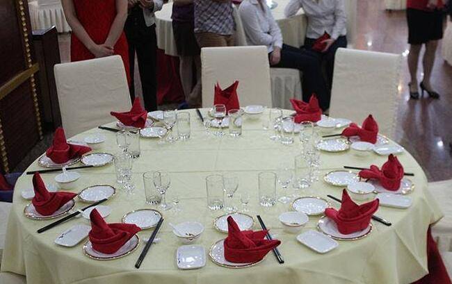 优秀服务员 要掌握六宜法则！