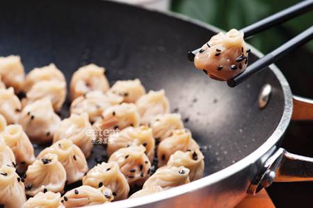 黑松露拇指生煎包