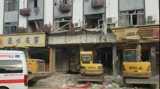 突发，餐厅爆炸致重大伤亡，是当地知名品牌