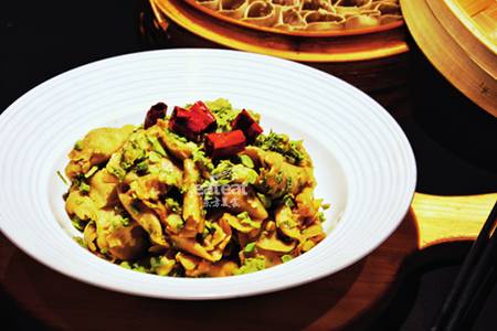 香椿拌莜面栲栳栳