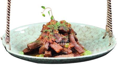 手撕耗牛肉配美人酱