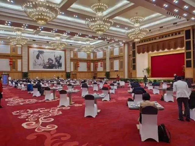 最强分餐制，人民大会堂一人一桌的招待