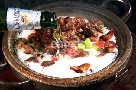 石锅啤酒小海螺 