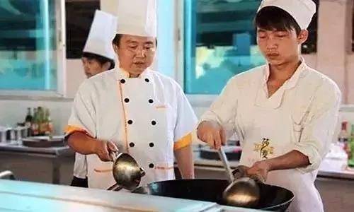 疫情之后，想在厨师行业出人头地，一定要记住这八句话！