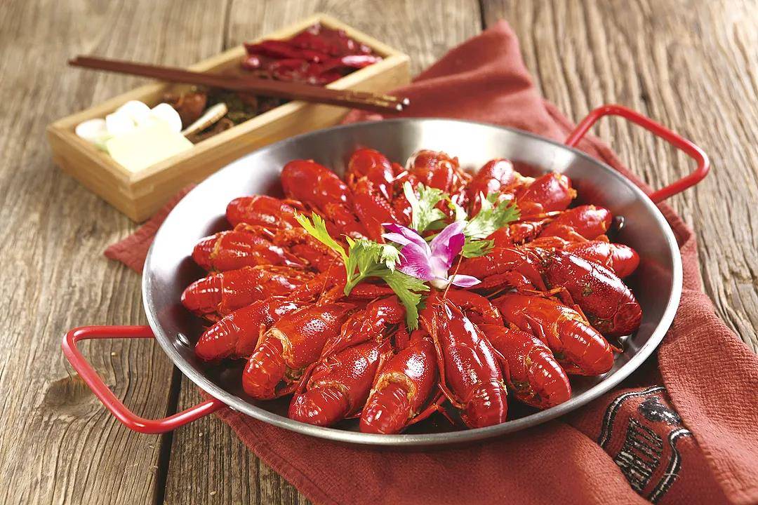 上新！让人欲罢不能的麻辣小龙虾，一次能吃10斤！