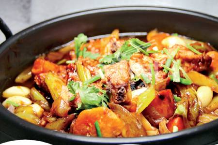 焖锅排骨【附焖锅酱和油的配方】