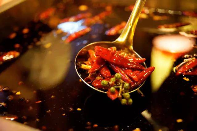 吃火锅感觉被“脱衣服”，真相来了