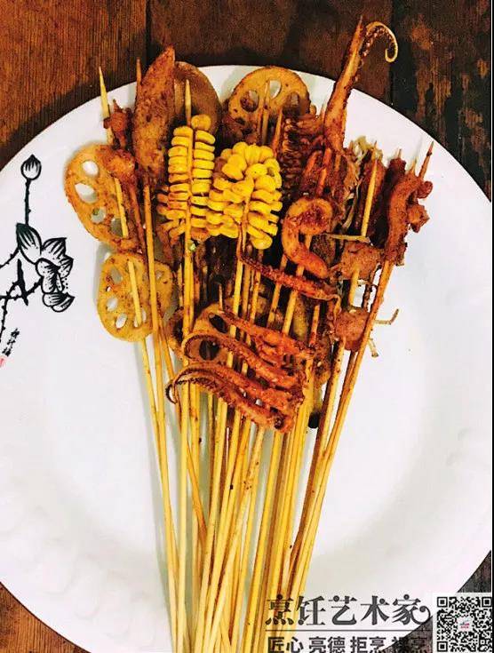 川式小吃大升级！让盈利点暴增的夜宵单品——“油卤炸串串”来啦！