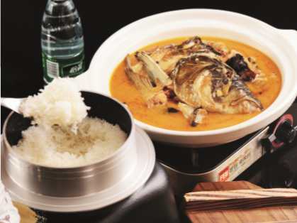 四大不同 做火鱼头泡饭