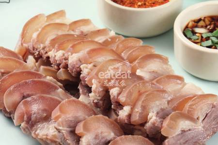 【蒜泥蘸汁】白切带皮黄牛肉