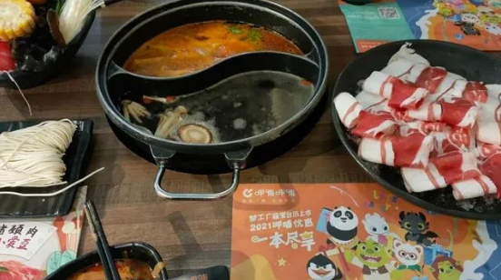 呷哺呷哺关200家店，断臂求生，不能忽略的品牌基因