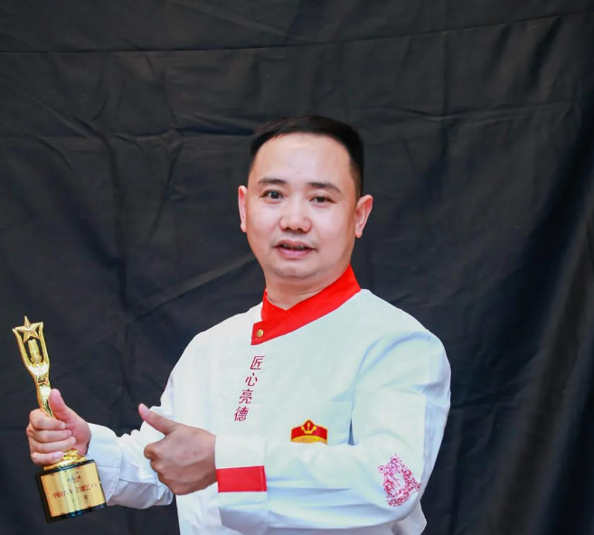 青年烹饪艺术家胡发有：猛火爆炒20秒,口感脆嫩一锅出