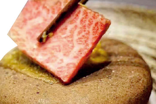 日本火山岩烤雪花A5牛肉