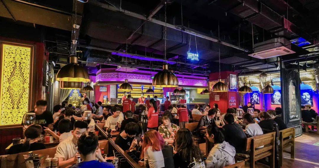 年入18亿，夜间最上瘾的生意