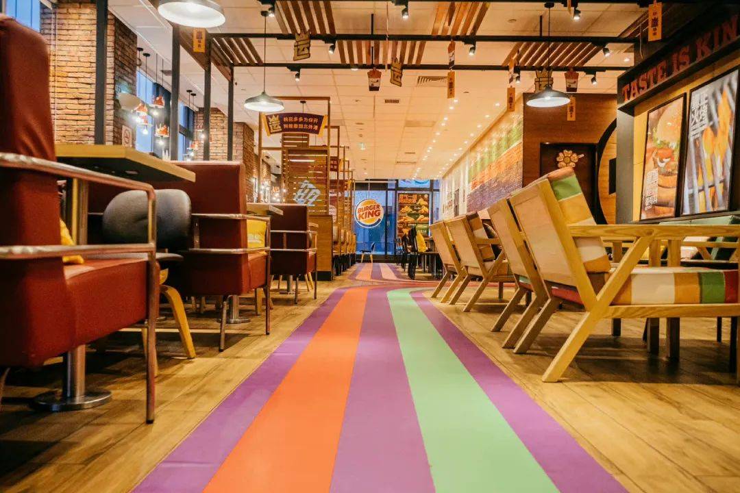 品牌惊魂：从营收狂跌56%到年赚80亿