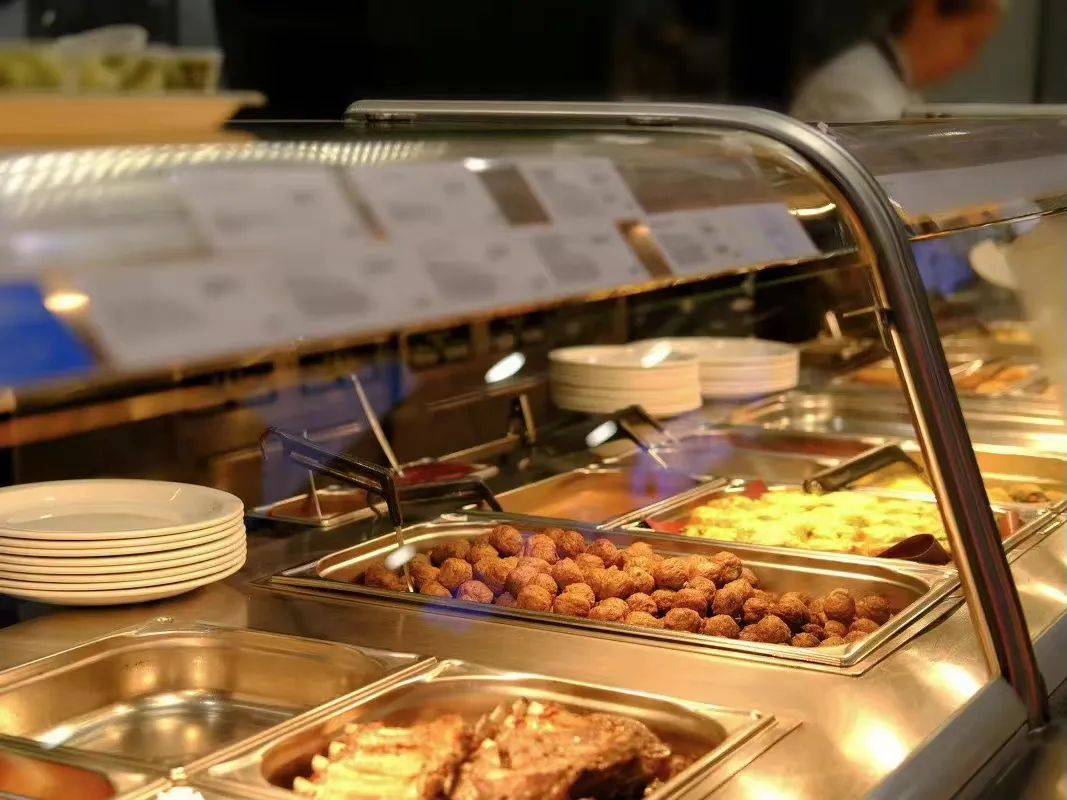 美食是宜家担当，要靠直播拯救客流？